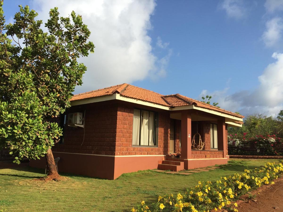Regenta Resort Mango Village Guhagar Kudān Eksteriør billede