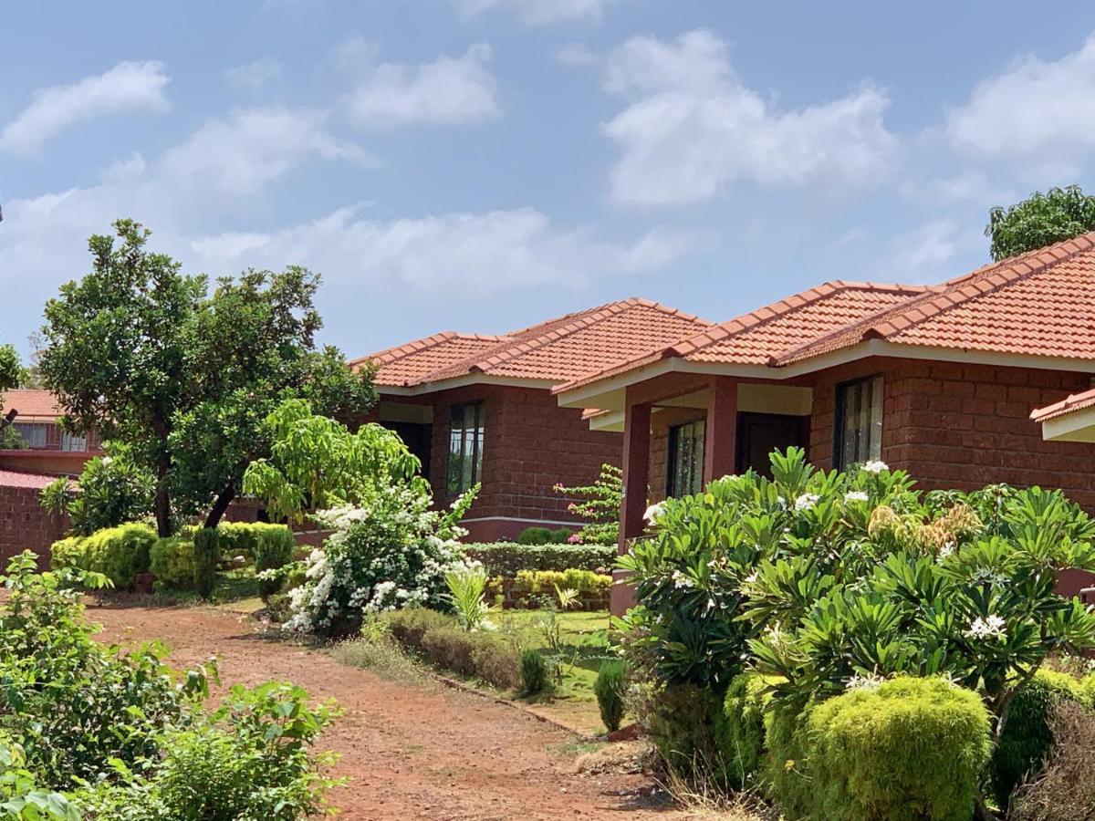 Regenta Resort Mango Village Guhagar Kudān Eksteriør billede