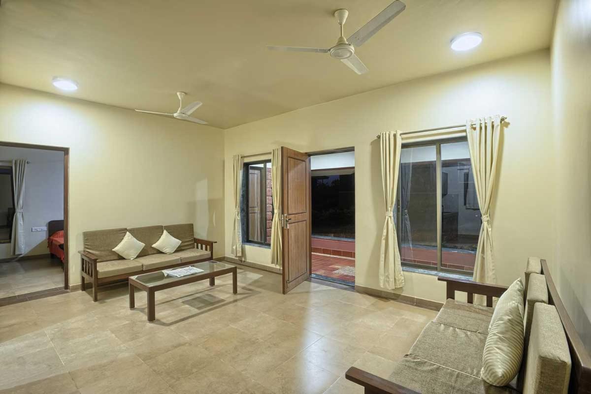 Regenta Resort Mango Village Guhagar Kudān Eksteriør billede